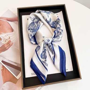 PAÑOLETA BANDANA PAÑUELO DARCY DE 70X70 CM