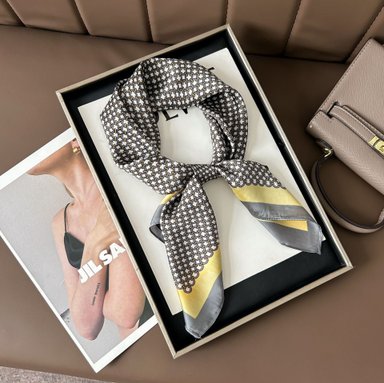 PAÑOLETA BANDANA PAÑUELO LOURDES 70X70CM