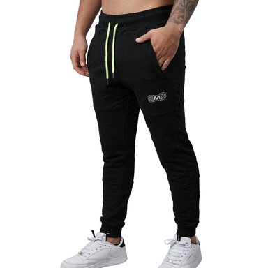 JOGGER DEPORTIVO MUSCLE MUSEUM COLOR NEGRO Y AMARILLO FOSFORESCENTE BOLSILLOS CON CIERRES PARA HOMBRE