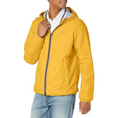CASACA TOMMY HILFIGER IMPERMEABLE LIGERA CON CAPUCHA PARA HOMBRE