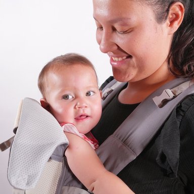 CANGURO MÁS ASIENTO BEBÉ LA SONAJA GRIS 9 EN 1 - 3
