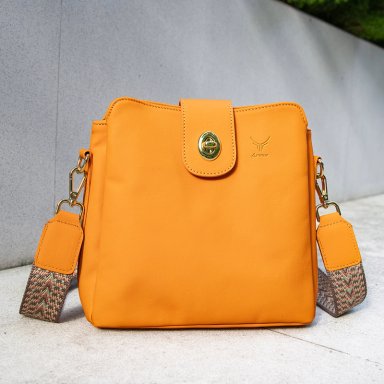 CARTERA DE CUERO VACUNO 7778 DE DISEÑO MODERNO