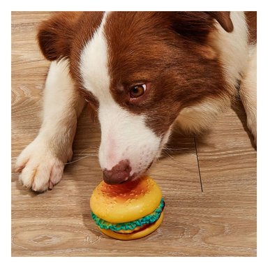 FIGURA DE GOMA PARA MASCOTAS CON DISENO DE HAMBURGUESA AMARILLO ENTRETENIDA - 1