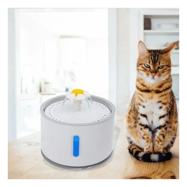 BEBEDERO DE INTERIOR PARA PERRO BLANCO Y+PAPEL DE REGALO