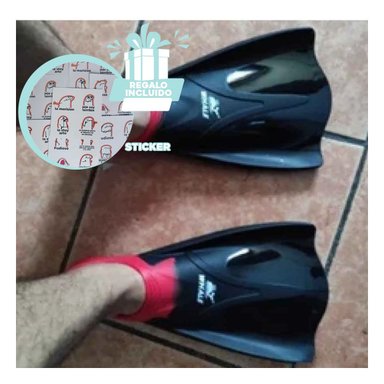 COMPLEMENTO DE NATACION TALLA S ROJO Y NEGRO CON DISENO COMODO Y+REGALO STICKER
