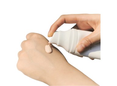 BLOQUEADOR FACIAL SKIN1004 MADAGASCAR CENTELLA TONE BRIGHTENING TONE UP SUNSCREEN SPF 50+ PA++++ 50ML - 2