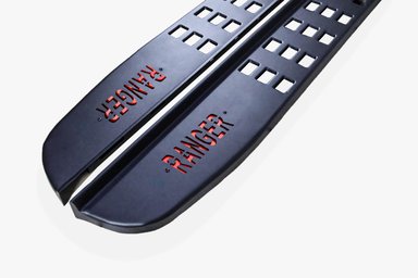 ESTRIBO PARA RANGER CON LOGO