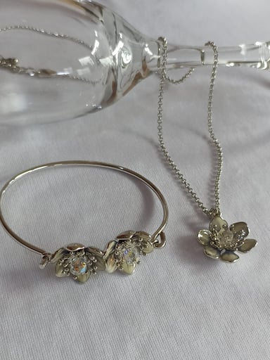 JUEGO PULSERA ELEMENTS SWAROVSKI ETERNAL BLOOM ACERO Y COLLAR - 2