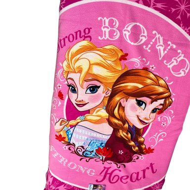 TOALLA GRANDE LAS 2 PRINCESAS DE FOZEN  70 X 140