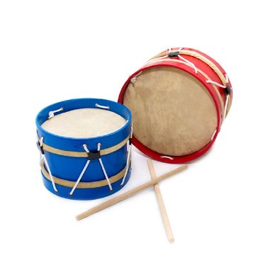 SET 2 TAMBORES DE MADERA CON BAQUETAS