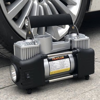 COMPRESOR DOBLE PISTON PARA AUTO CON KIT DE PARCHES