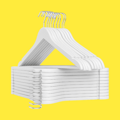 2 DOCENAS DE PERCHAS COLGADORES DE PLÁSTICO CON BARRA INFERIOR.