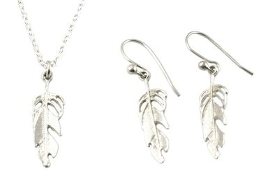 JUEGO COLLAR RELISE PLUMA PLATA ARETE