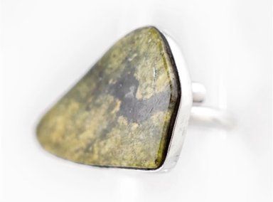 ANILLO RELISE SERPENTINA FORMA NATURAL PLATA VERDE