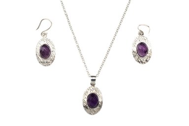 COLLAR Y ARETES RELISE AMATISTA OVALADA PLATA LEY 950 PIEDRA ENGASTE OVALADO