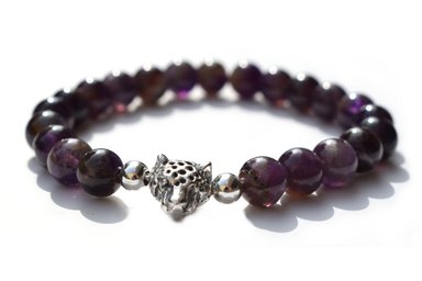 PULSERA RELISE PLATA LEY 950 ELASTICA CON PIEDRA NATURAL AMATISTA Y DIJE CABEZA LEOPARDO