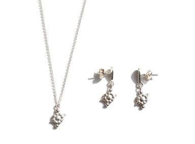 COLLAR RELISE MARGARITA PLATA 950 Y ARETES