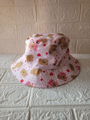 GORRO CAPIBARA CORAZONES NIÑOS ROSADO