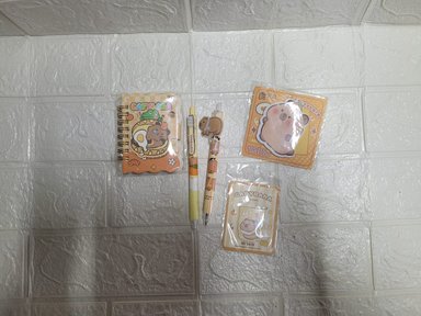 SET DE LAPICEROS CAPIBARA + POS IT Y LIBRETA