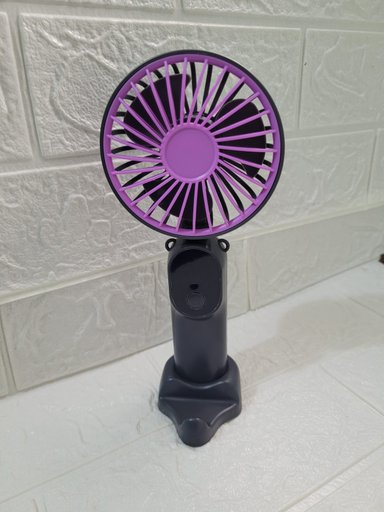 VENTILADOR RECARGABLE LILA Y NEGRO DE 6 VELOCIDADES