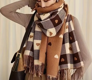 BUFANDA MARRON DE CORAZONES