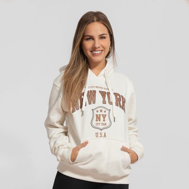 POLERA CON CAPUCHA NEW YORK CREMA