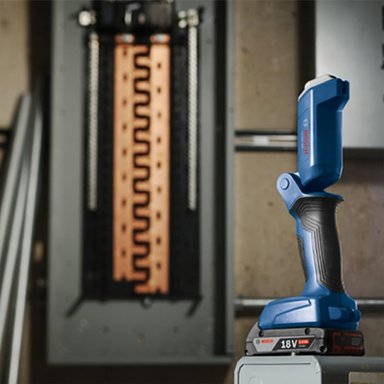 LINTERNA INALÁMBRICA BOSCH GLI 18V-300 ALUMINIO CON 6 LEDS 300 LÚMENES - 6
