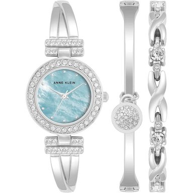 ANNE KLEIN AK/1868GBST RELOJ PARA MUJER CON CRISTALES Y SET DE PULSERAS | PLATEADO/AZUL CLARO