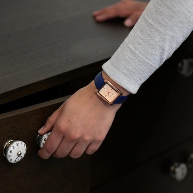 ANNE KLEIN AK/2707TTTN RELOJ PARA DAMA CON CORREA DE PIEL | AZUL MARINO/ORO ROSA - 4