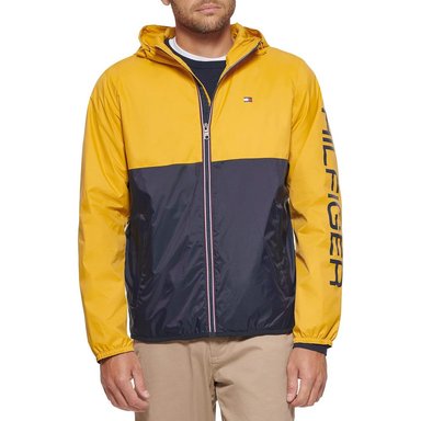 CASACA TOMMY HILFIGER IMPERMEABLE LIGERA CON CAPUCHA PARA HOMBRE