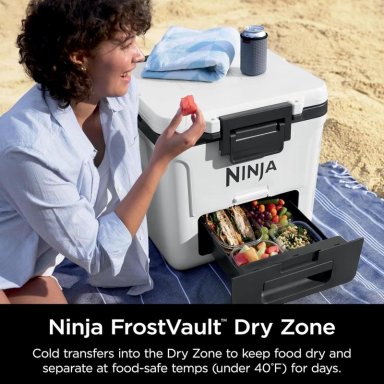 NINJA NEVERA PORTÁTIL FROSTVAULT FB230WH, CON RUEDAS Y CAJÓN SECO, 30 QT / 28,4 L | BLANCO - 3