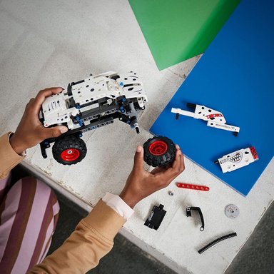 LEGO TECHNIC MONSTER JAM MONSTER MUTT DÁLMATA CAMIÓN 2 EN 1 CON RETROCESO - 3