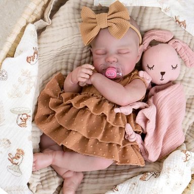 AORI MUÑECA BEBÉ REBORN 20'/51 CM DURMIENDO CON ATUENDO Y KIT DE ALIMENTACIÓN | CAFÉ
