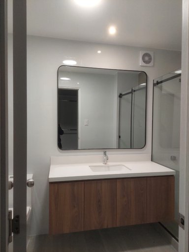 ESPEJO RECTANGULAR CON BORDES BOLEADOS 113X85 CM