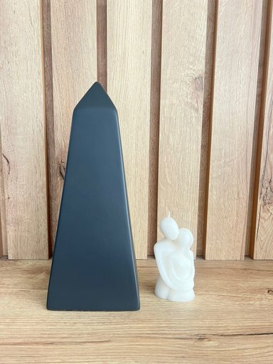 ADORNO OBELISCO DECORATIVO 12X12X29 CM