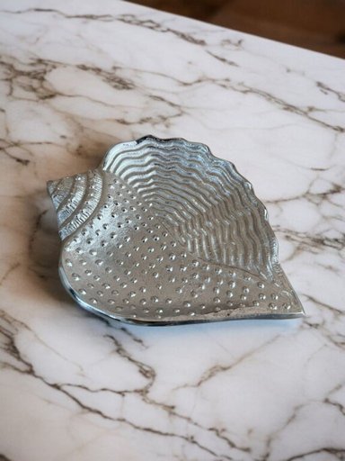 ADORNO BANDEJA CARACOL PLATEADA 18X13.5X2.5 CM