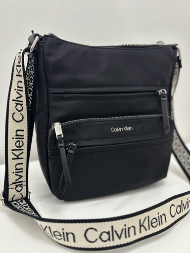 CARTERA CALVIN KLEIN NEGRA CON ASA CK