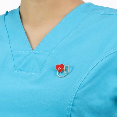 PIN MÉDICO DISEÑO ESTETOSCOPIO CORAZÓN METAL - 2