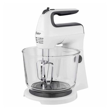 BATIDORA OSTER FPSTHS3611-053 DE MANO Y PEDESTAL BLANCA