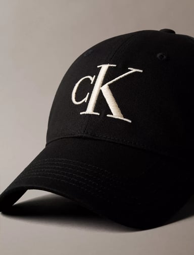 GORRA CALVIN KLEIN NEGRA LOGO CK BORDADO AJUSTABLE TIPO BASEBALL - 4