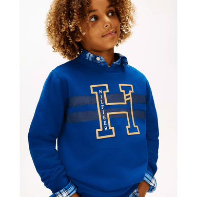 POLERA TOMMY HILFIGER KIDS H LOGO STRIPE SWEATSHIRT NIÑO CON EMBLEMA FRONTAL BORDADO COLOR AZUL