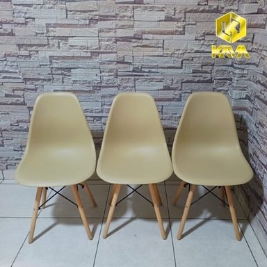 SILLA EAMES NÓRDICA SOFISTICADA BEIGE X 03 UNDS