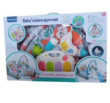 GIMNASIO BEBÉ CON PIANO
