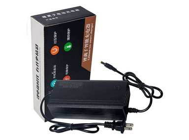 CARGADOR ADVANTECH 24V2A DE 29.4V 2A PARA SCOOTER ELÉCTRICO CON BATERÍA DE LITIO DE 24V