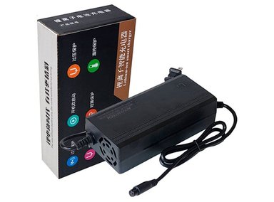 CARGADOR ADVANTECH 36V2A DE 42V 2A PARA HOVERBOARD SMART BALANCE BATERIA DE LITIO DE 36V