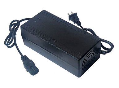 CARGADOR ADVANTECH 60V5A 67.2V 5A PARA MOTO ELÉCTRICA CITYCOCO CON BATERÍA DE LITIO DE 60V - 2
