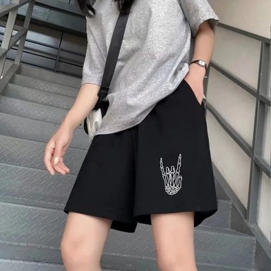 SHORT OVERSIZE MUJER PEACE AND LOVE NEGRO ESTAMPADO 'ROCK' - 2