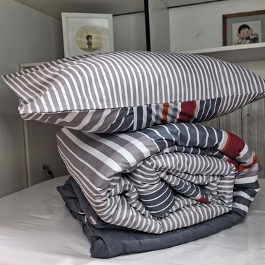 CUBREPLUMON LUJO 1 PLAZA GRIS ESTAMPADOS RAYAS REVERSIBLE - 3