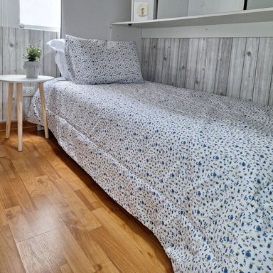 CUBREPLUMON LUJO 1 PLAZA AZUL ESTAMPADOS FLORES REVERSIBLE