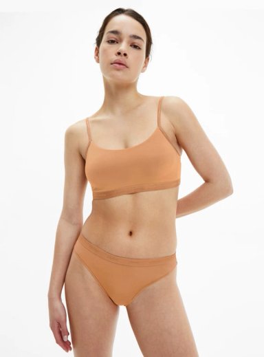 SOSTÉN MUJER CALVIN KLEIN CAQUI